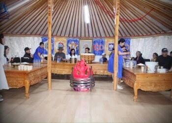 НАЙРСАГ ХЭНТИЙЧҮҮД ЗОЧДОО УГТАЖ АВСААР