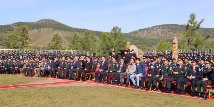 ЗАЛУУ ОФИЦЕРУУДЫН ЧУУЛГА УУЛЗАЛТ ЗОХИОН БАЙГУУЛАГДЛАА