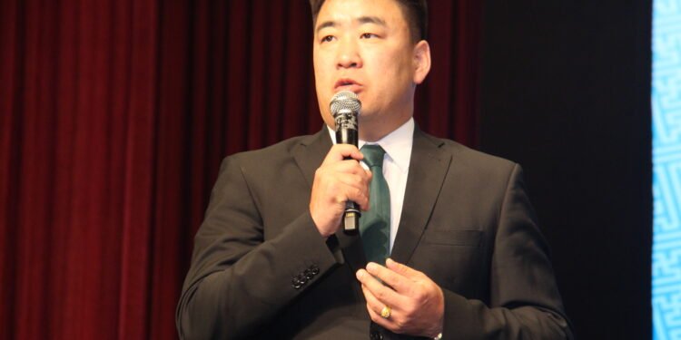 АХМАДУУДАД ӨНДӨР НАСТНЫ ТЭТГЭВРИЙН АСУУДЛААР ТАНИЛЦУУЛЛАА