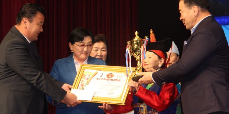 "АХМАДЫН УРЛАГИЙН 3-Р ИХ НААДАМ"-Д ХЭРЛЭН СУМЫН АХМАДЫН БАГ ТЭРГҮҮЛЛЭЭ