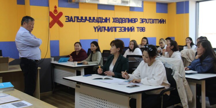 Хөдөлмөр халамж үйлчилгээний газраас шинээр бизнес эрхлэх гэж буй залуучуудад зориулсан сургалтыг зохион байгууллаа