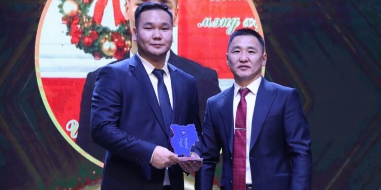 Хэнтий аймгийн 2023 оны “Шилдэг залуу” номинацийн эзэд хэн байв?