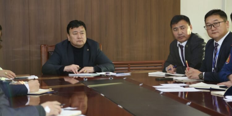 Өвөлжилт хүндэрсэнтэй холбогдуулан Галшар суманд дэмжлэг үзүүлнэ