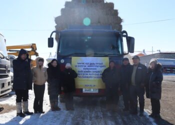 Малчдадаа туслах аяны хүрээнд 800 боодол өвс хандивлалаа