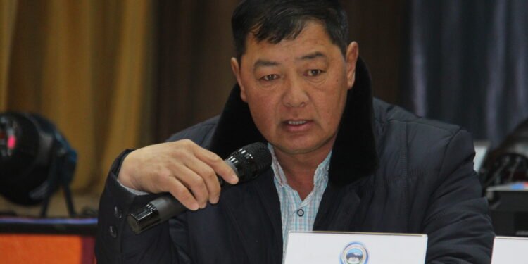 ДЗОУБ-ын Бор-Өндөр II хөтөлбөр, аймгийн онцгой комисстой хамтран Өмнөдэлгэр суманд 8 тн тэжээлийн хивгийн буцалтгүй тусламж үзүүллээ