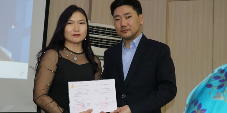 Хэнтий аймаг дохионы хэлмэрчтэй боллоо