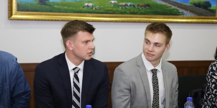 Дэзэрэт ОУ-ын энэрлийн байгууллагаас Хэнтий аймагт англи хэлний сайн дурын багш ажиллуулна