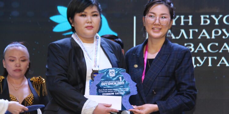 Зүүн бүсийн шилдэг үсчин, гоо сайханчид тодорлоо