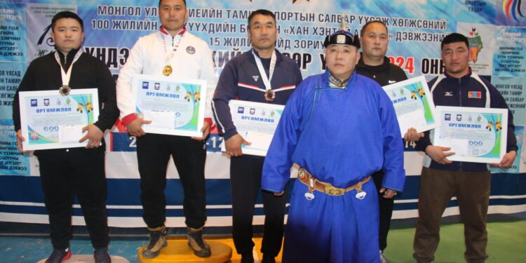 Үндэсний бөхийн өсвөр үеийн 2024 оны аймгийн аварга шалгаруулах тэмцээн өндөрлөлөө