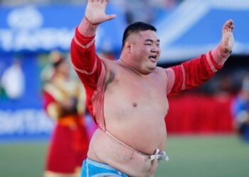 Улсын дээд шүүх өнөөдөр улсын арслан Э.Оюунболдын гомдлыг хэлэлцээд, хүсэлтийг нь хангахаас татгалзав