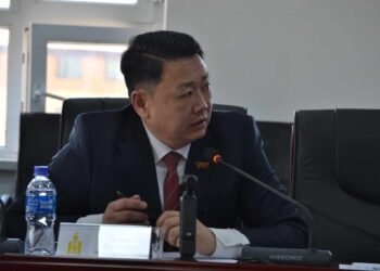 Үндэсний эвслээс зүүн бүсэд нэр дэвших Чулууны Эрдэнэбат гэж хэн бэ?