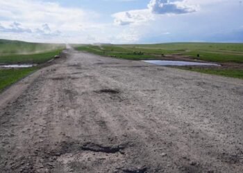 12.6 тэрбумаар "Тамын тавь" зам барьсан БНХАУ-ын компанийг С.Бямбацогт сайд цагдаад өглөө