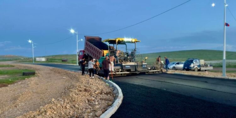 Бэрх хот доторх 4,1км хатуу хучилттай авто замын асфальт бетон хучилтын ажил эхэллээ