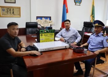 Бор-өндөр сум дахь Онцгой байдлын хэлтэст старлинкийн сансарын сүлжээний хөдөлгөөнт төхөөрөмжийг гардууллаа