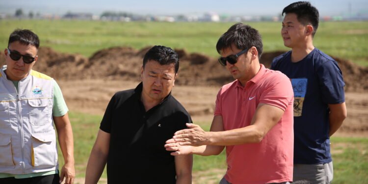 Чингис хотын хойд талын үерийн далан хийгдсэнээр аймгийн төв рүү үерийн ус орохоос сэргийлжээ