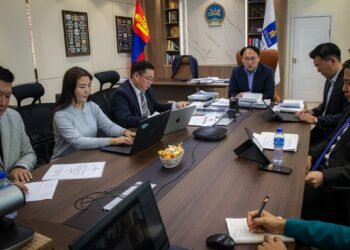 Цахим хөгжил, инновац, харилцаа холбооны сайд Ц.Баатархүү зүүн бүсийн аймгийн засаг дарга нартай цахим хурал хийлээ