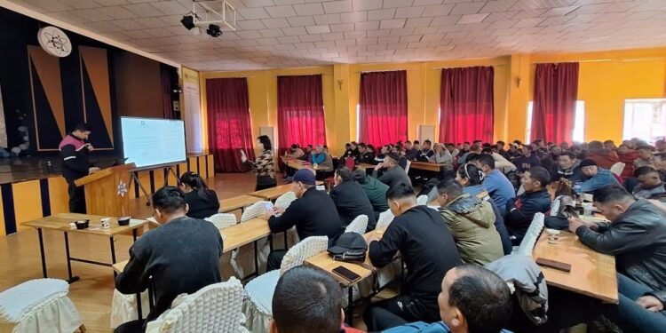 Ажилтнуудыг чадавхижуулах сургалтад хамруулж байна