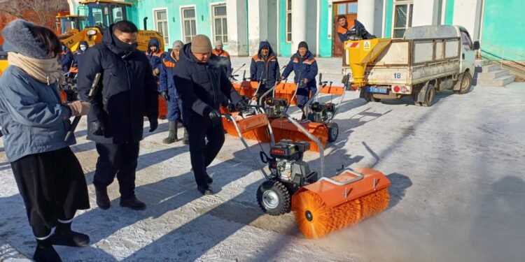 Өндөрхаан хот тохижилтын газарт 290 сая төгрөгийн үнэ бүхий техник хэрэгслүүдийг хүлээлгэн өглөө
