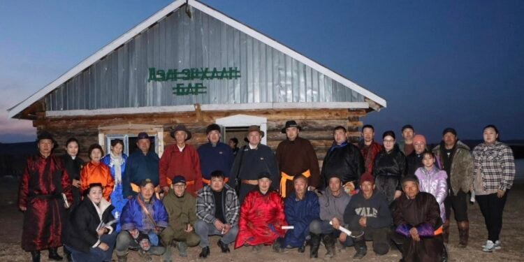 УИХ-ын гишүүн Ц.Идэрбат, У.Отгонбаяр нар Биндэр сумын Дэлгэрхаан, Онон багийн иргэдтэй уулзалт хийлээ