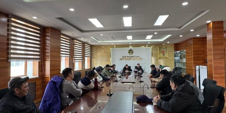 Бор-Өндөр | Хувиараа такси үйлчилгээ  үзүүлдэг жолооч нартай уулзлаа