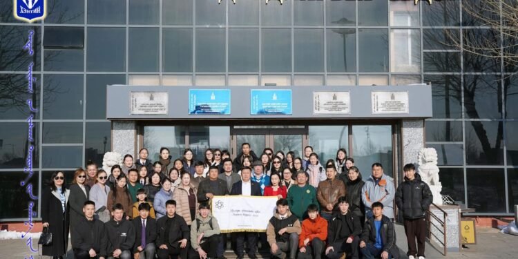 Хэнтий | Улсын төрөлжсөн олимпиадад оролцох багш, сурагчидтай аймгийн Засаг дарга уулзалт хийлээ