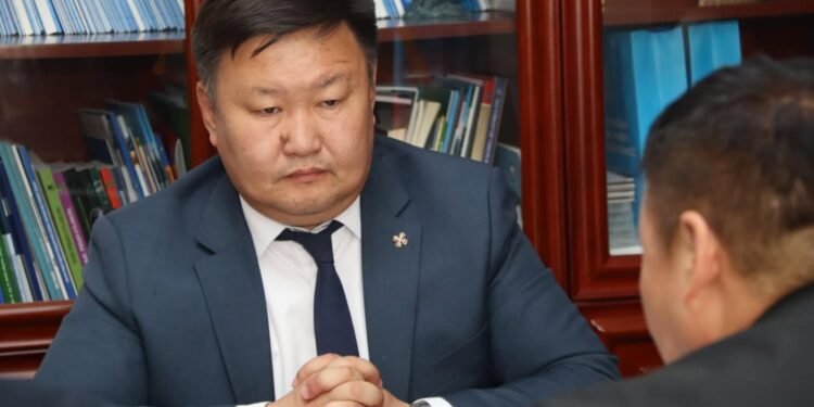 Хэнтий аймгийн Засаг дарга Д.Аюурбунь Бор-Өндөр суманд ажиллалаа