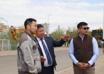 Хэрлэн сумын 3 болон 5 дугаар багт бохир усны салбар шугамын ажлууд хийгдэхээс 3 дугаар багийн ажил хийгдэж байна