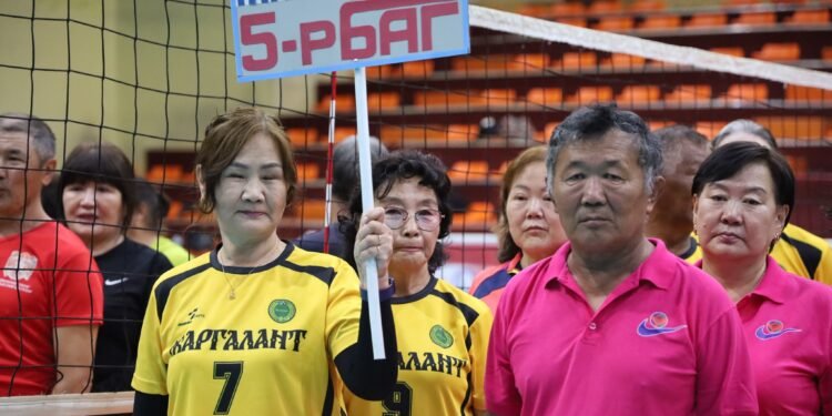 Булган сумын ахмадууд спортоор хичээллэж баяраа тэмдэглэж байна