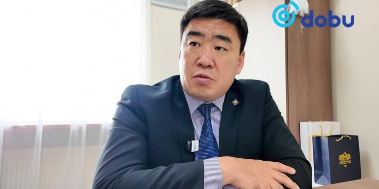 Хүн төвтэй бодлого явуулахгүй бол манай улсад ажиллах хүнгүй боллоо