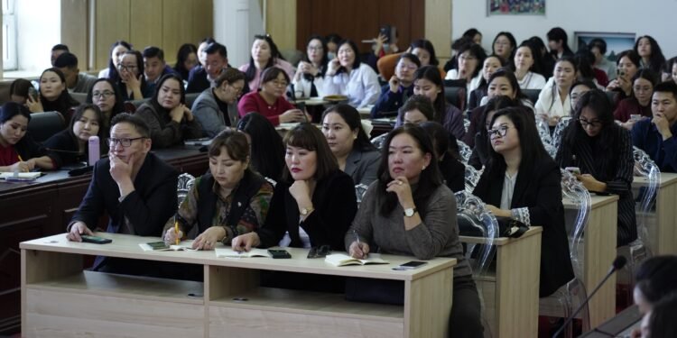Дундговь аймагт хүүхэд хамгааллын үйлчилгээний чанар, хүртээмжийг сайжруулах ЕБС-ийн бүсийн сургалт эхэллээ