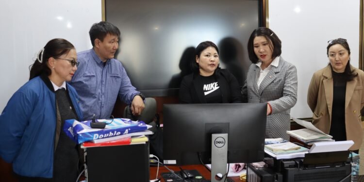 Бор-Өндөр сумын ЕБС иж бүрэн мэдээлэл зүйн танхимтай боллоо