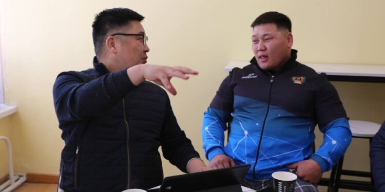 Халхгол суманд “Орон нутгийн хөгжлийн төв” байгуулах талаар ЖДҮ эрхлэгчидтэй санал солилцлоо