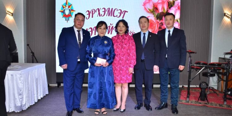 Бор-Өндөр | “Эрхэмсэг эмэгтэйчүүд” хүндэтгэлийн арга хэмжээ зохион байгуулагдлаа