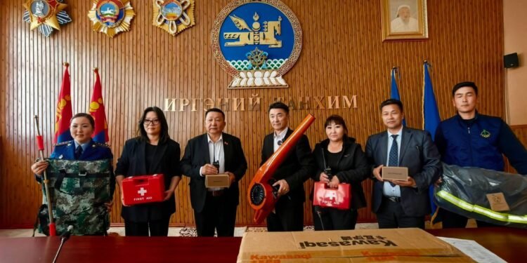 Хэнтий | Түймрийн эрсдэлийг бууруулах хүрээнд 15 сая төгрөгийн тоног төхөөрөмж олгов